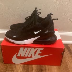 Nike 270 5Y shoes